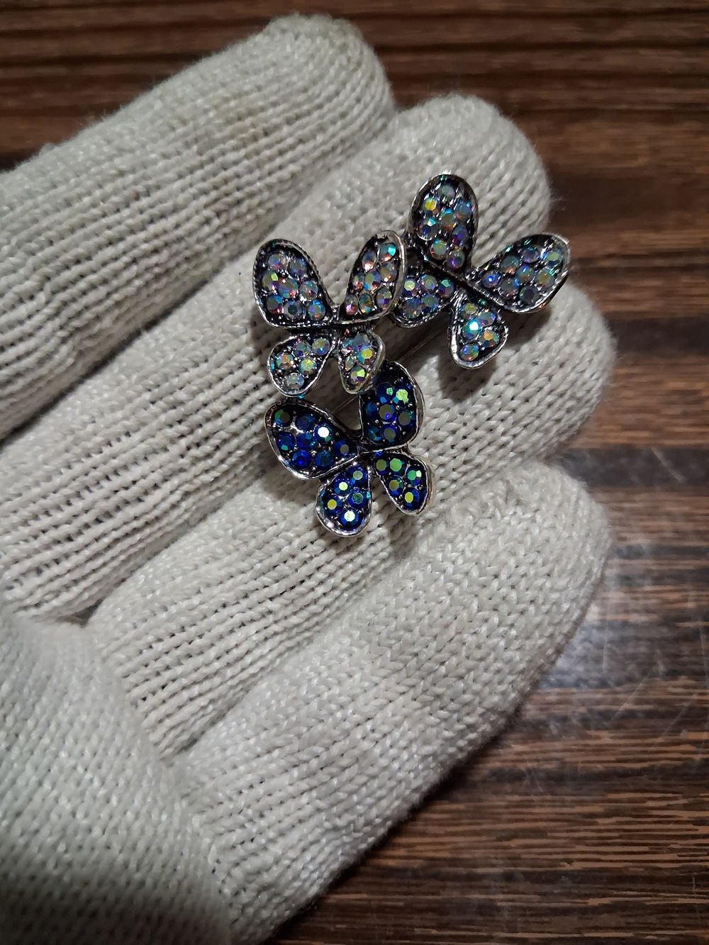 Iridescent Blue Floral Crystal Stud Earrings - Brand Unspecified